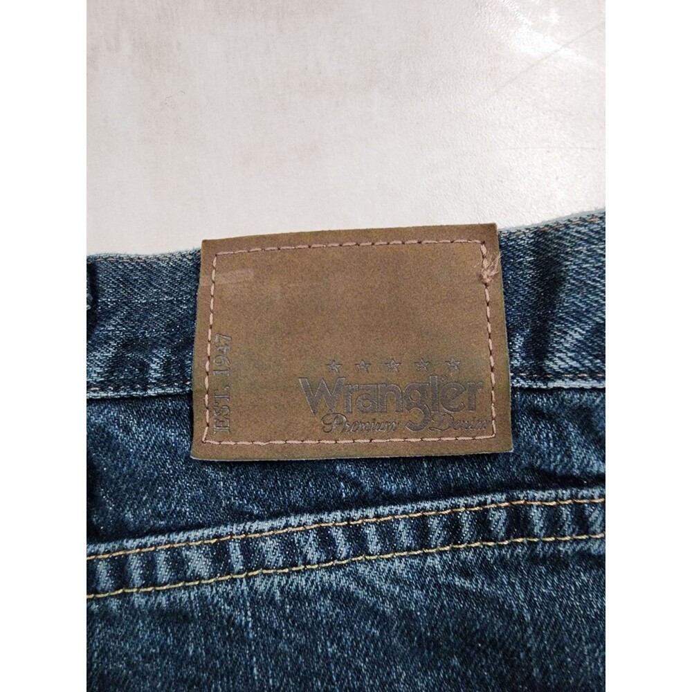 Wrangler Authentic 100% Cotton Reg Fit 44 x 32  Dark Rinse Blue Jeans LN 96SRWDT